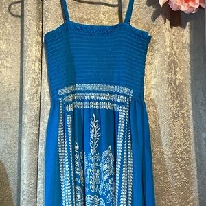 This is a pretty dress with blue and white